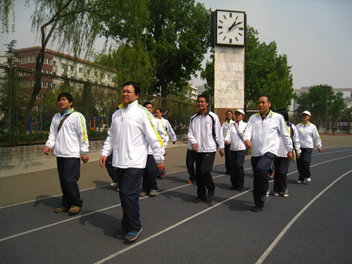 必赢bwin线路检测中心3003成功举办第十一届师生运动会