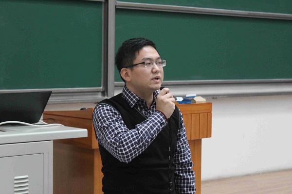 必赢bwin线路检测中心30032014级优良学风班答辩顺利举行